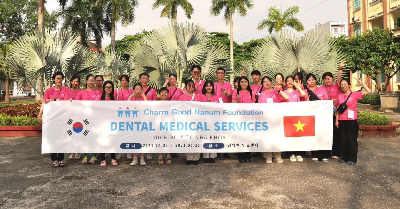 Đoàn tình nguyện y tế Hàn Quốc khám và tư vấn nha khoa cho 400 người dân Hải Dương Đoàn tình nguyện y tế Hàn Quốc khám và tư vấn nha khoa cho 400 người dân Hải Dương