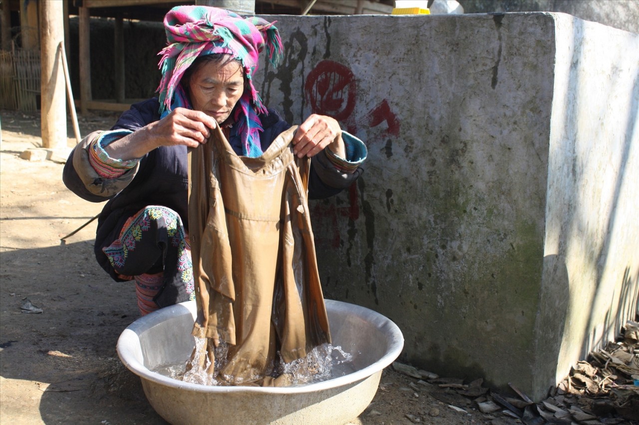 Bám đất, bám làng trên miền đất “khát" Bám đất, bám làng trên miền đất “khát"