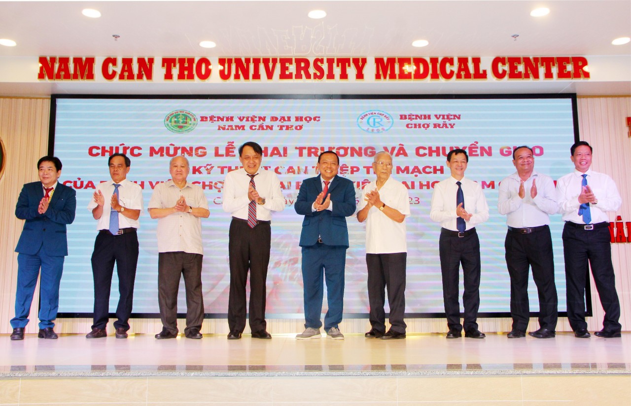 Bệnh viện Chợ Rẫy chuyển giao kỹ thuật can thiệp tim mạch cho Bệnh viện Đại học Nam Cần Thơ Bệnh viện Chợ Rẫy chuyển giao kỹ thuật can thiệp tim mạch cho Bệnh viện Đại học Nam Cần Thơ