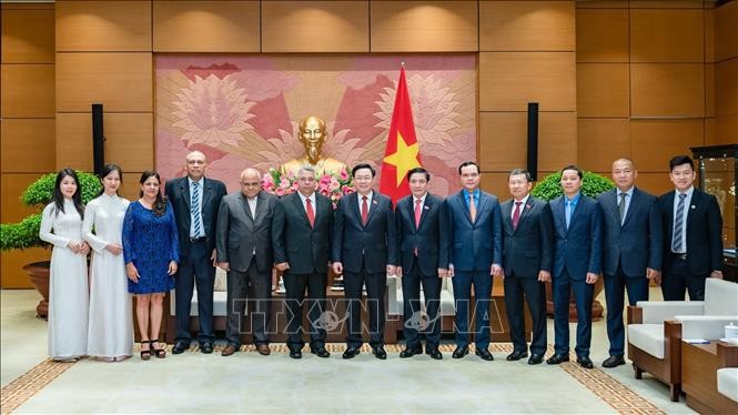 Chủ tịch Quốc hội Vương Đình Huệ tiếp Tổng Thư ký Trung tâm Những người lao động Cuba Chủ tịch Quốc hội Vương Đình Huệ tiếp Tổng Thư ký Trung tâm Những người lao động Cuba