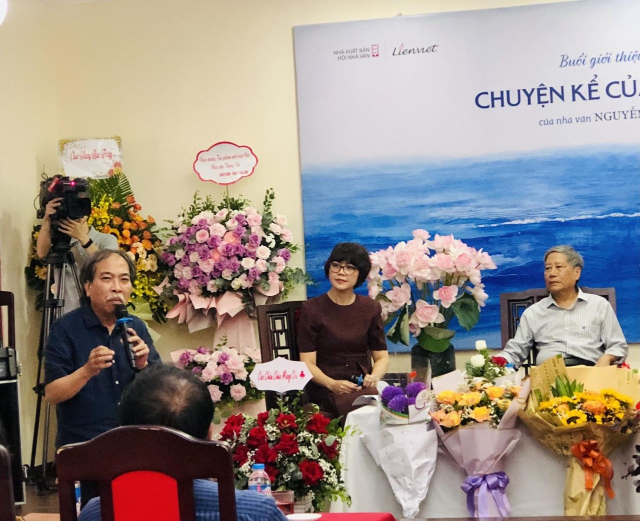 Chuyện kể của một đại sứ - Những câu chuyện bình dị qua lời kể của một nhà ngoại giao Chuyện kể của một đại sứ - Những câu chuyện bình dị qua lời kể của một nhà ngoại giao