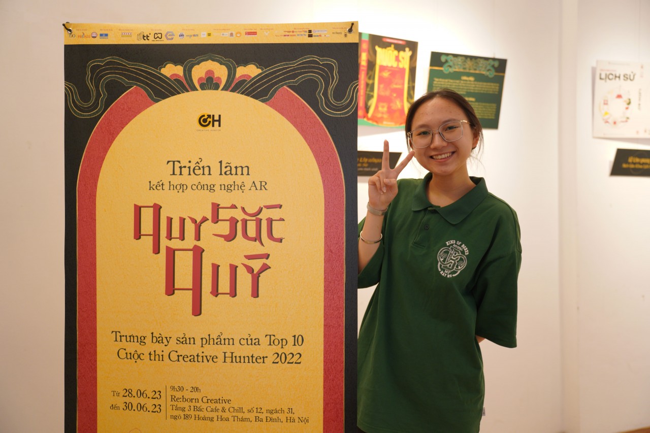 Bạn Ngọc Anh bày tỏ sự thích thú khi được trải nghiệm công nghệ AR. Bạn Ngọc Anh bày tỏ sự thích thú khi được trải nghiệm công nghệ AR.