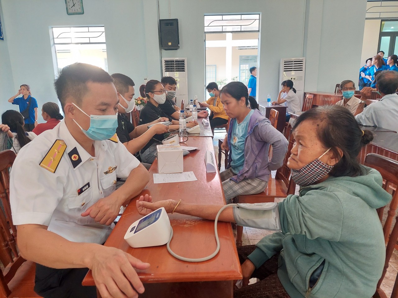 Khám, chữa bệnh và cấp thuốc miễn phí cho 200 người dân TP Cam Ranh (Khánh Hoà) Khám, chữa bệnh và cấp thuốc miễn phí cho 200 người dân TP Cam Ranh (Khánh Hoà)