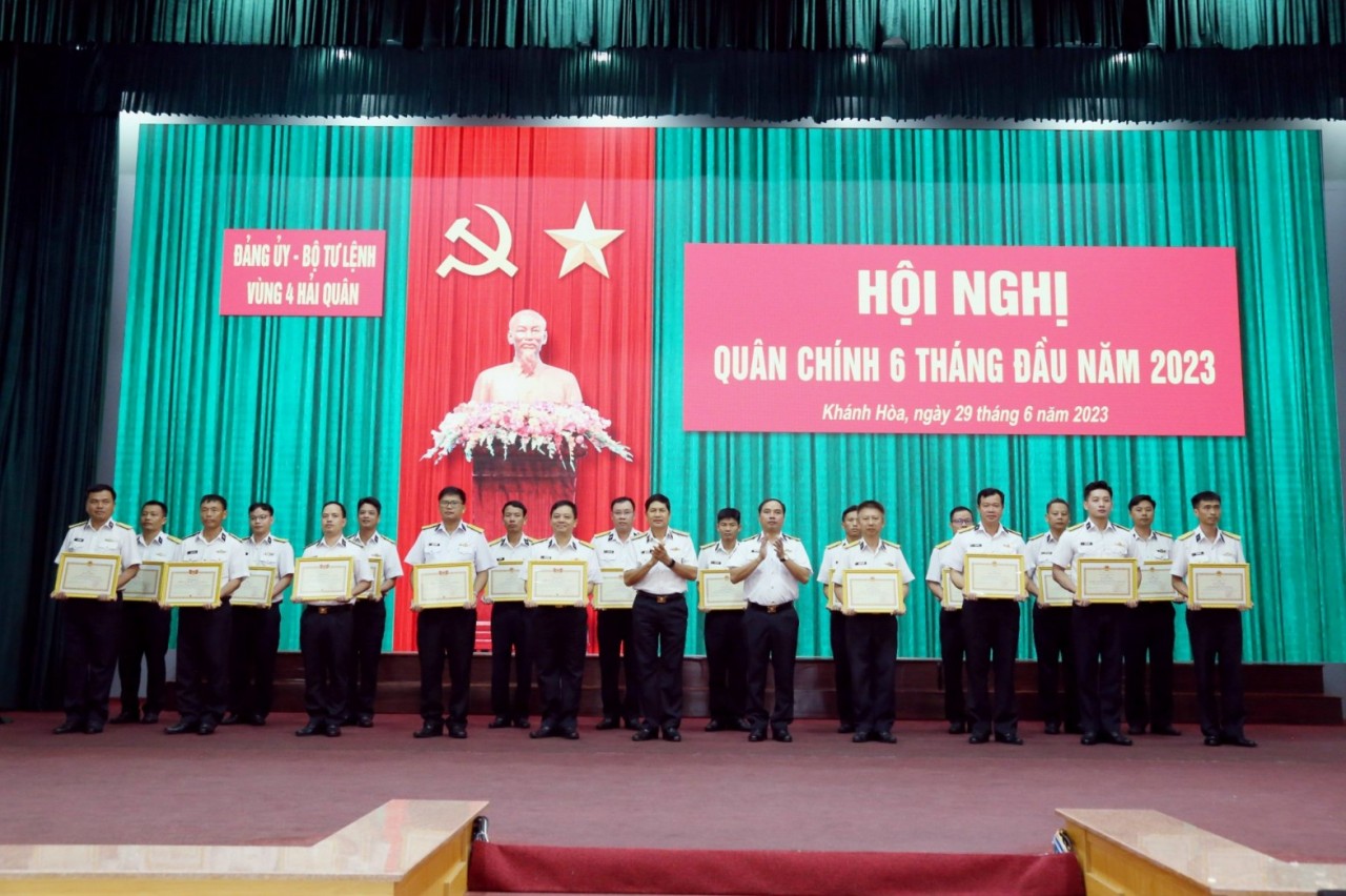 6 tháng đầu năm 2023: 23 đoàn quân dân đi thăm, kiểm tra Nhà giàn DK1 6 tháng đầu năm 2023: 23 đoàn quân dân đi thăm, kiểm tra Nhà giàn DK1