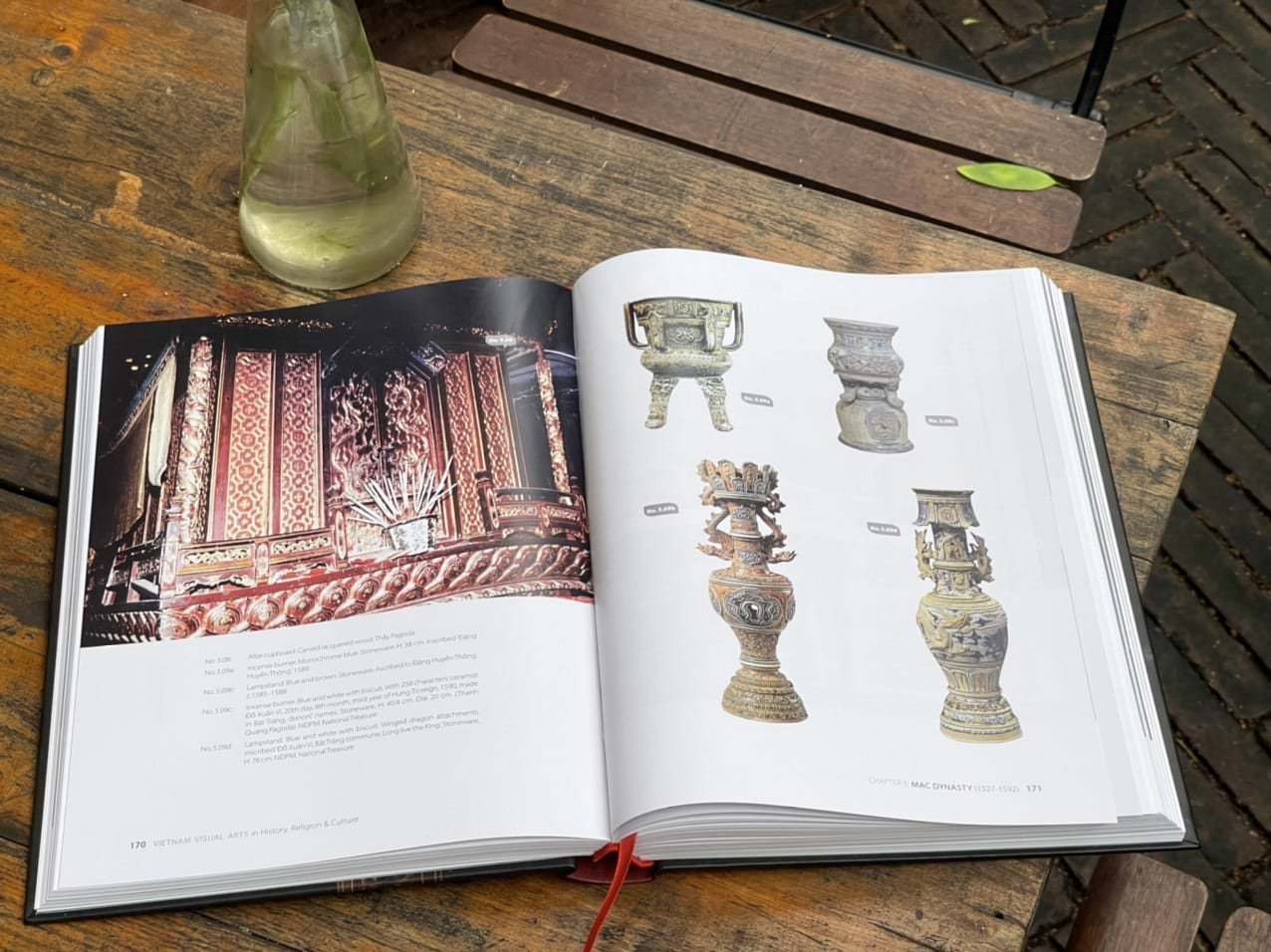 Photo: Binh Ban Book Photo: Binh Ban Book