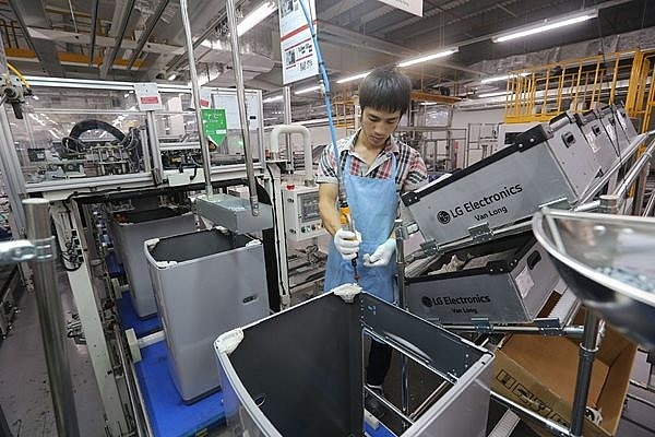 Hoạt động sản xuất tại nhà máy LG Electronics. Ảnh minh họa: TTXVN Hoạt động sản xuất tại nhà máy LG Electronics. Ảnh minh họa: TTXVN