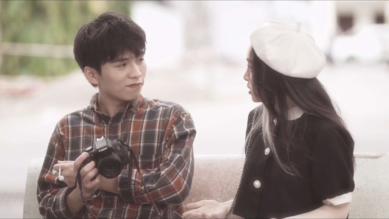 Dù bỏ lỡ nhau nhưng hai nhân vật chính vẫn trân trọng những giây phút đã trải qua cùng nhau Dù bỏ lỡ nhau nhưng hai nhân vật chính vẫn trân trọng những giây phút đã trải qua cùng nhau