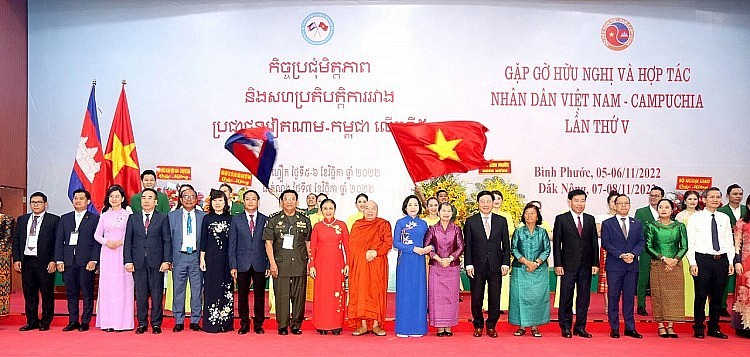 Part 1: People-to-people Diplomacy Contributes to Country's Development Part 1: People to-people Diplomacy Contributes to Country's Development