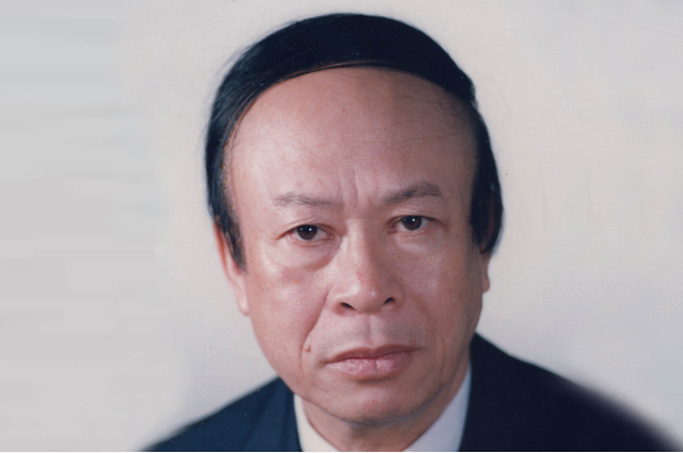 Đạo diễn Bùi Đình Hạc được trao tặng danh hiệu NSND năm 1984, ông nhận Giải thưởng Hồ Chí Minh về Văn học Nghệ thuật năm 2007 Đạo diễn Bùi Đình Hạc được trao tặng danh hiệu NSND năm 1984, ông nhận Giải thưởng Hồ Chí Minh về Văn học Nghệ thuật năm 2007