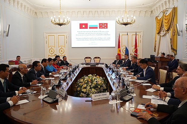 The meeting between leaders of HCM City and St. Petersburg on June 29 (Photo: VNA) The meeting between leaders of HCM City and St. Petersburg on June 29 (Photo: VNA)