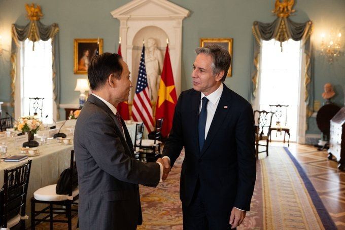 Chairman of the Party Central Committee’s Commission for Foreign Affairs Le Hoai Trung shakes hand with US Secretary of State Antony Blinken. Source: U.S. Department of State Chairman of the Party Central Committee’s Commission for Foreign Affairs Le Hoai Trung shakes hand with US Secretary of State Antony Blinken. Source: U.S. Department of State