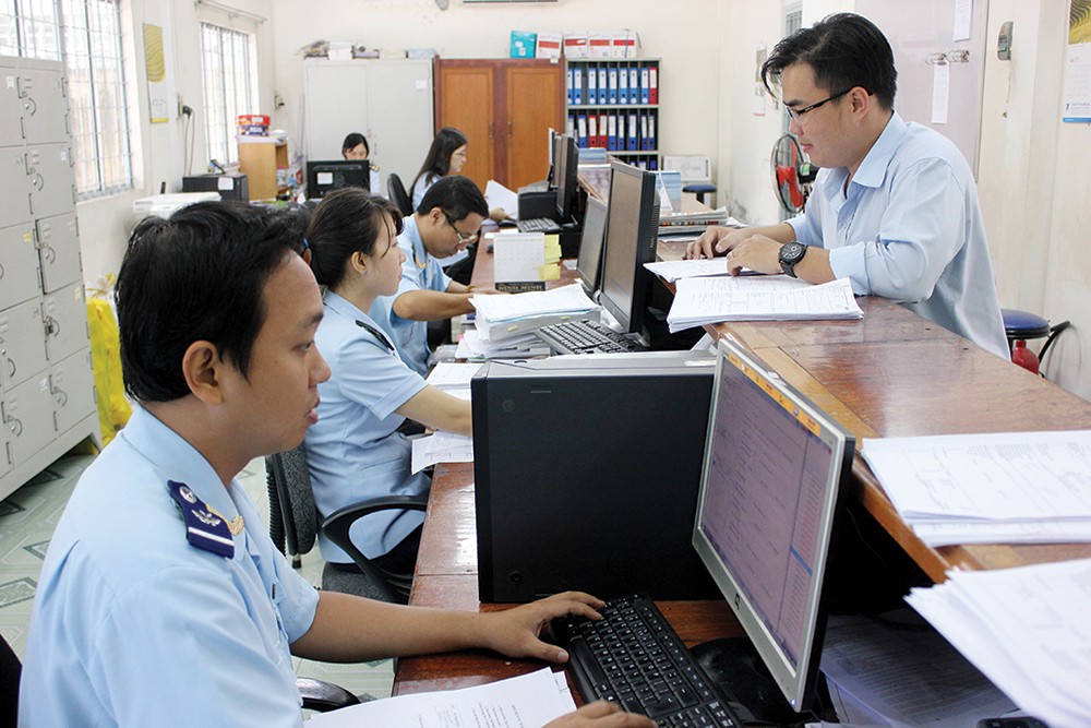 Hướng dẫn thủ tục mang tiền mặt nhập cảnh vào Việt Nam (Ảnh minh họa) Hướng dẫn thủ tục mang tiền mặt nhập cảnh vào Việt Nam (Ảnh minh họa)