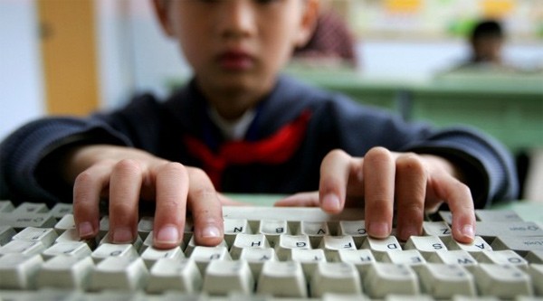 Bảo vệ trẻ em trên không gian mạng Bảo vệ trẻ em trên không gian mạng