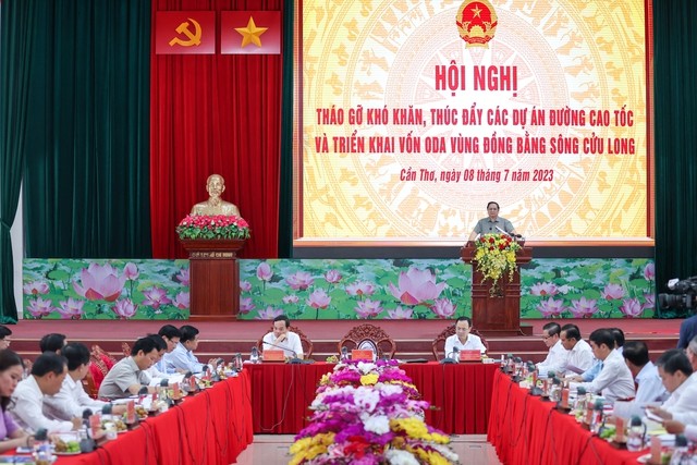 Thủ tướng Phạm Minh Chính chủ trì hội nghị về tháo gỡ khó khăn, thúc đẩy các dự án cao tốc và triển khai các dự án ODA vùng ĐBSCL - Ảnh: VGP/Nhật Bắc Thủ tướng Phạm Minh Chính chủ trì hội nghị về tháo gỡ khó khăn, thúc đẩy các dự án cao tốc và triển khai các dự án ODA vùng ĐBSCL - Ảnh: VGP/Nhật Bắc