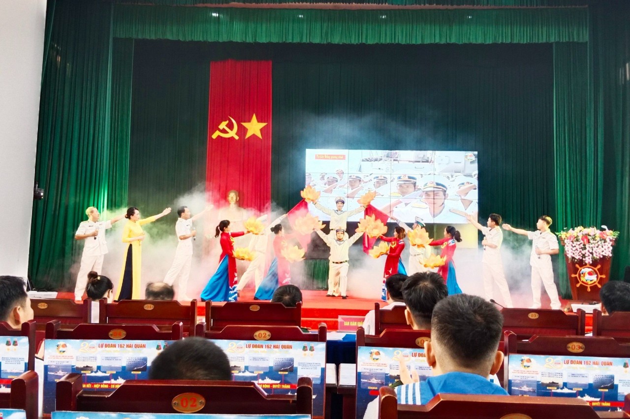 Lan toả văn hoá đọc từ hoạt động thư viện, phòng đọc, phòng Hồ Chí Minh ở Vùng 4 Hải quân Lan toả văn hoá đọc từ hoạt động thư viện, phòng đọc, phòng Hồ Chí Minh ở Vùng 4 Hải quân