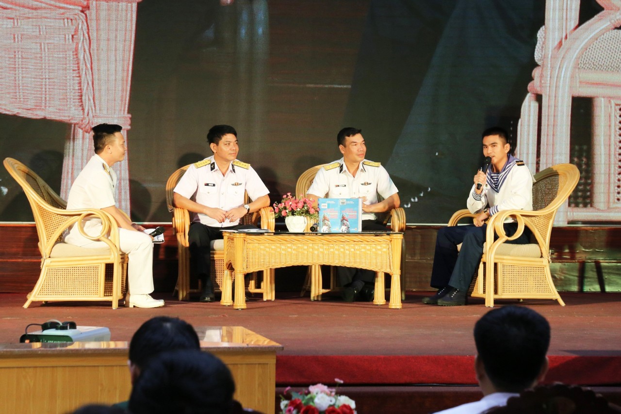 Lan toả văn hoá đọc từ hoạt động thư viện, phòng đọc, phòng Hồ Chí Minh ở Vùng 4 Hải quân Lan toả văn hoá đọc từ hoạt động thư viện, phòng đọc, phòng Hồ Chí Minh ở Vùng 4 Hải quân