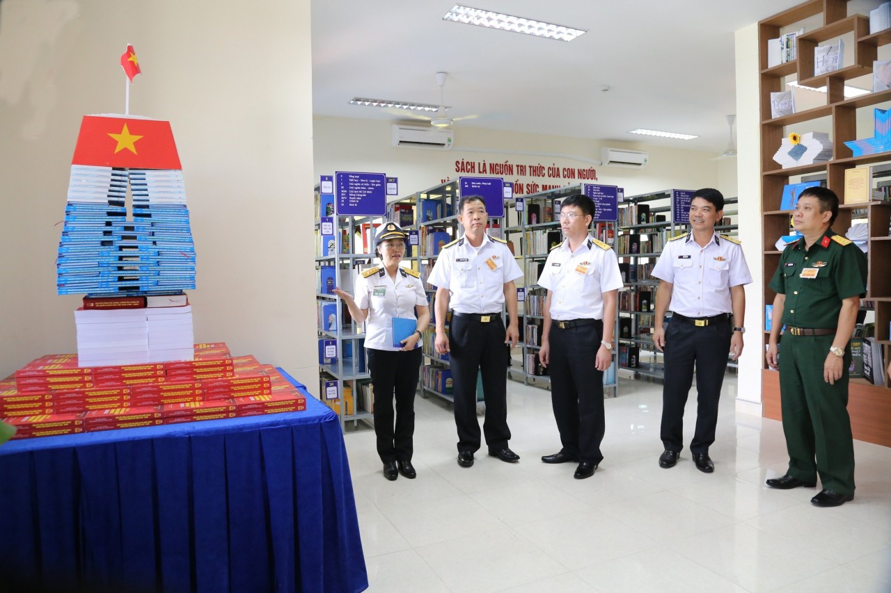 Lan toả văn hoá đọc từ hoạt động thư viện, phòng đọc, phòng Hồ Chí Minh ở Vùng 4 Hải quân Lan toả văn hoá đọc từ hoạt động thư viện, phòng đọc, phòng Hồ Chí Minh ở Vùng 4 Hải quân