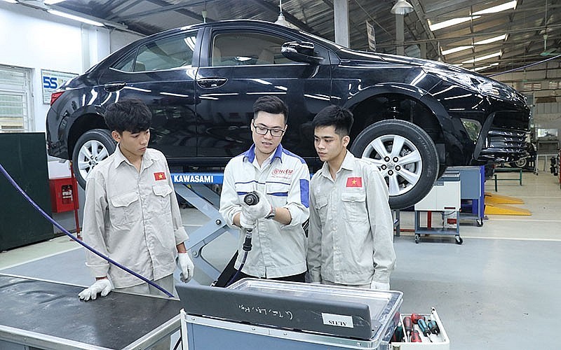 Vietnamese workers' skills are checked before coming to the RoK for working. (Photo: Minh Thang) Vietnamese workers' skills are checked before coming to the RoK for working. (Photo: Minh Thang)