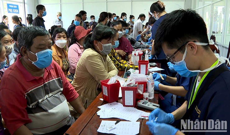 Sóc Trăng: Hơn 4.000 người nghèo được khám, chữa bệnh miễn phí ảnh 1