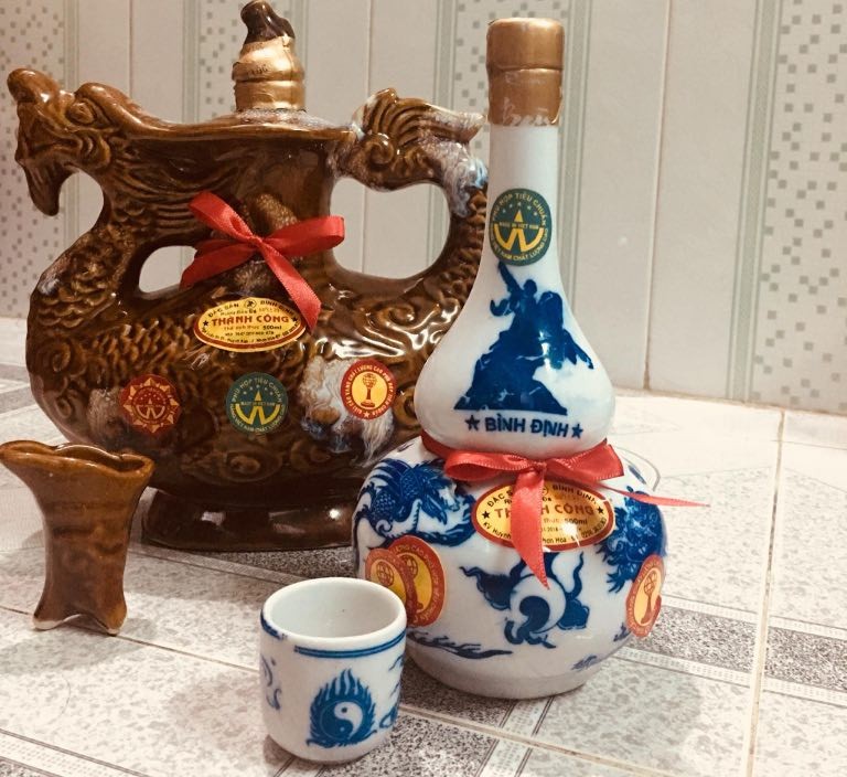 Rượu Bầu đá. (Ảnh: KT) Rượu Bầu đá. (Ảnh: KT)