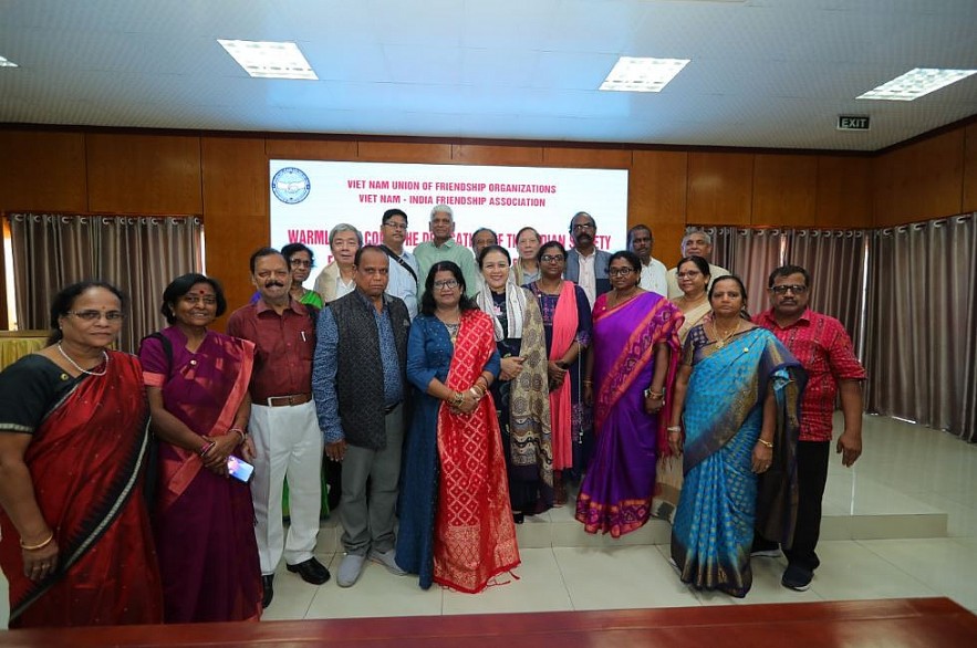 Inspiring Young People to Cultivate Vietnam - India Friendship