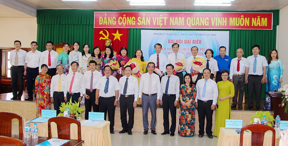 Đẩy mạnh, phát triển các hoạt động của cộng đồng Pháp ngữ tại Cần Thơ Đẩy mạnh, phát triển các hoạt động của cộng đồng Pháp ngữ tại Cần Thơ