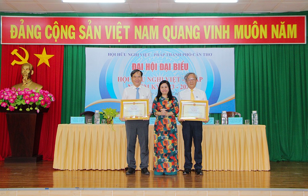 Đẩy mạnh, phát triển các hoạt động của cộng đồng Pháp ngữ tại Cần Thơ Đẩy mạnh, phát triển các hoạt động của cộng đồng Pháp ngữ tại Cần Thơ
