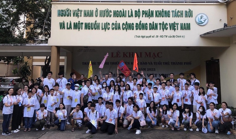 60 kiều bào trẻ về dự trại hè thanh thiếu niên kiều bào và tuổi trẻ TP.HCM 60 kiều bào trẻ về dự trại hè thanh thiếu niên kiều bào và tuổi trẻ TP.HCM