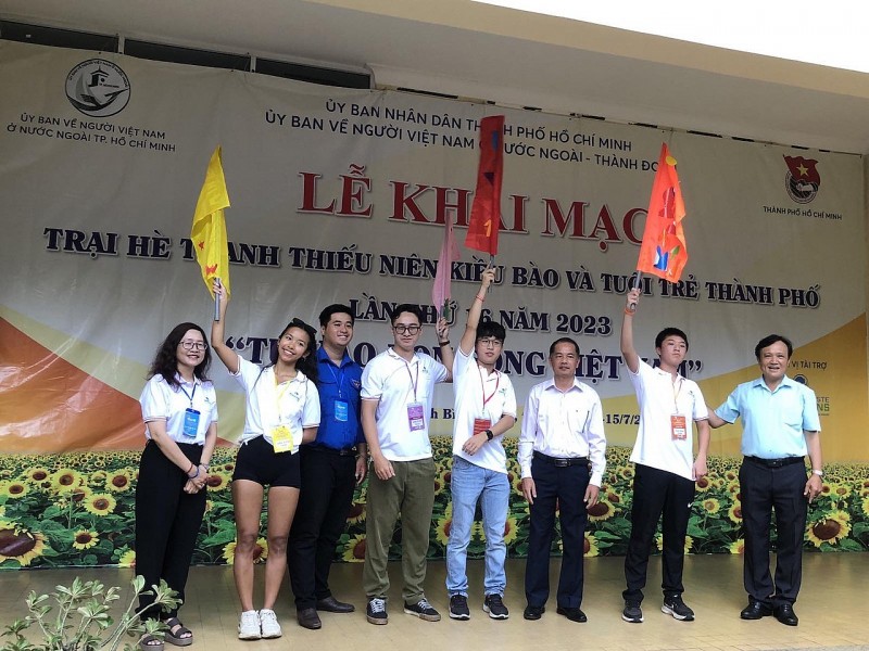 60 kiều bào trẻ về dự trại hè thanh thiếu niên kiều bào và tuổi trẻ TP.HCM 60 kiều bào trẻ về dự trại hè thanh thiếu niên kiều bào và tuổi trẻ TP.HCM