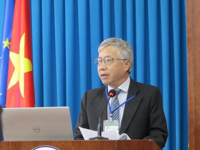 PGS.TS Trang Sĩ Trung - Hiệu trưởng Trường Đại học Nha Trang phát biểu tại chương trình khởi động dự án. PGS.TS Trang Sĩ Trung - Hiệu trưởng Trường Đại học Nha Trang phát biểu tại chương trình khởi động dự án.