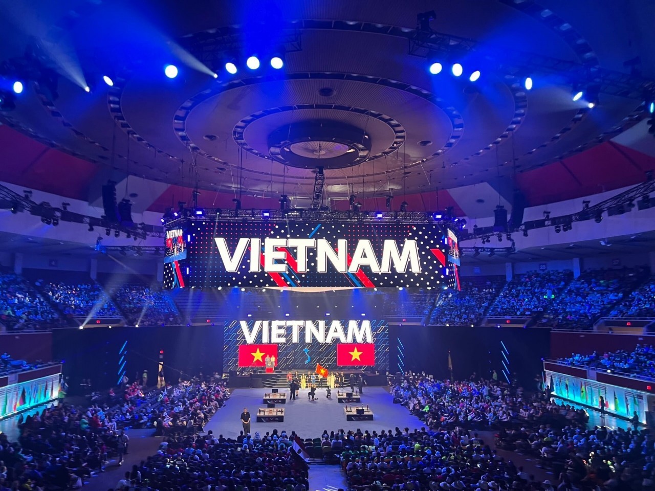 Phái đoàn Ngoại giao Hoa Kỳ cam kết hỗ trợ Việt Nam giáo dục STEAM cho trẻ em Phái đoàn Ngoại giao Hoa Kỳ cam kết hỗ trợ Việt Nam giáo dục STEAM cho trẻ em