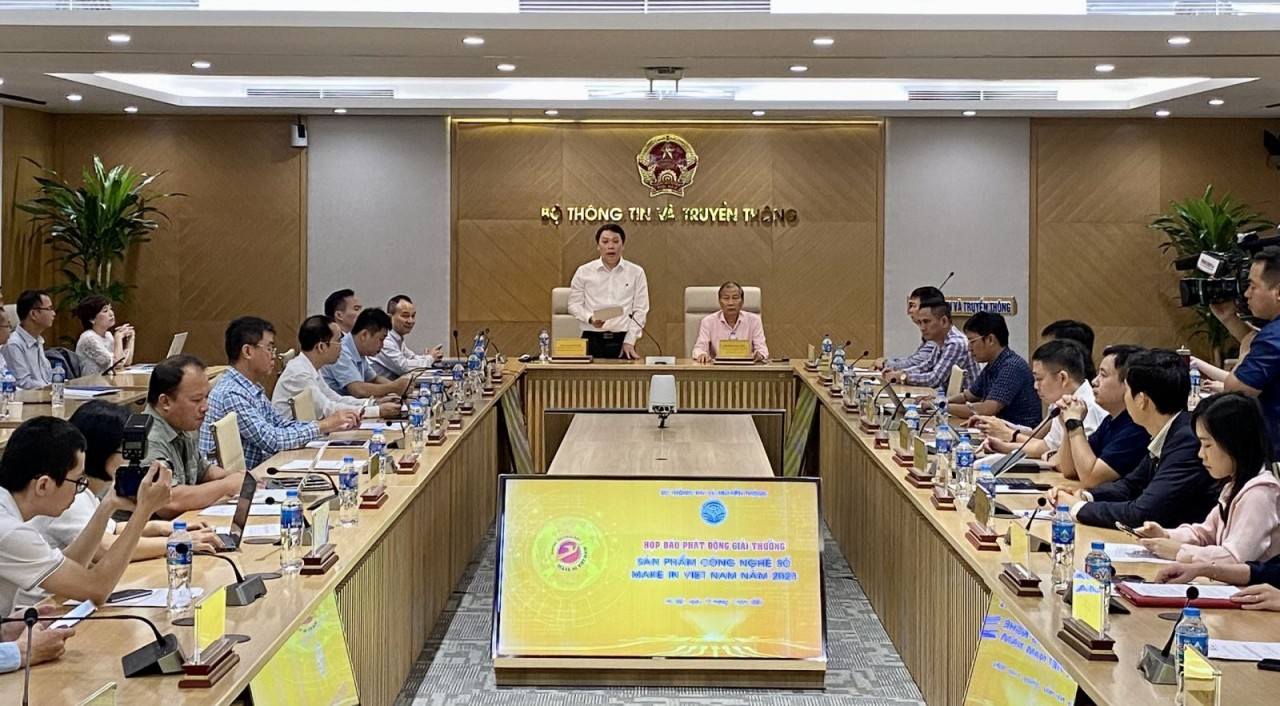 Quang cảnh buổi lễ phát động Giải thưởng sản phẩm công nghệ số Make in Viet Nam 2023. Quang cảnh buổi lễ phát động Giải thưởng sản phẩm công nghệ số Make in Viet Nam 2023.