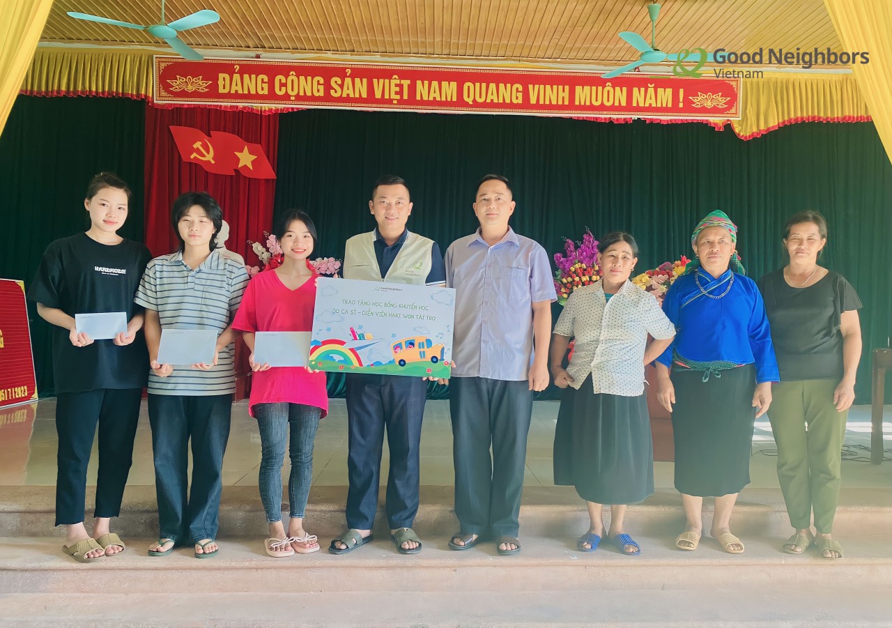 GNI trao 20 suất học bổng cho học sinh có hoàn cảnh khó khăn GNI trao 20 suất học bổng cho học sinh có hoàn cảnh khó khăn