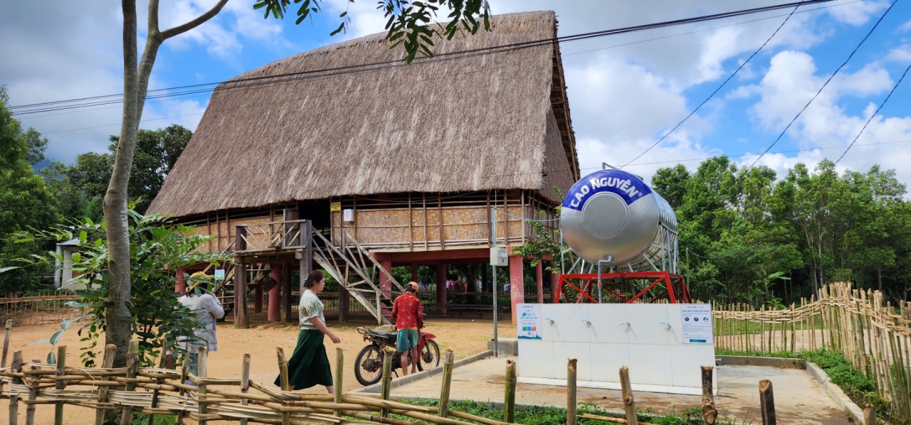 Giếng khoang cung cấp nước sạch phục vụ nhu cầu sinh hoạt cho bà con người dân tộc thiểu số tại tỉnh Gia Lai và Kon Tum (Ảnh: Nguyễn Thuận) Giếng khoang cung cấp nước sạch phục vụ nhu cầu sinh hoạt cho bà con người dân tộc thiểu số tại tỉnh Gia Lai và Kon Tum (Ảnh: Nguyễn Thuận)