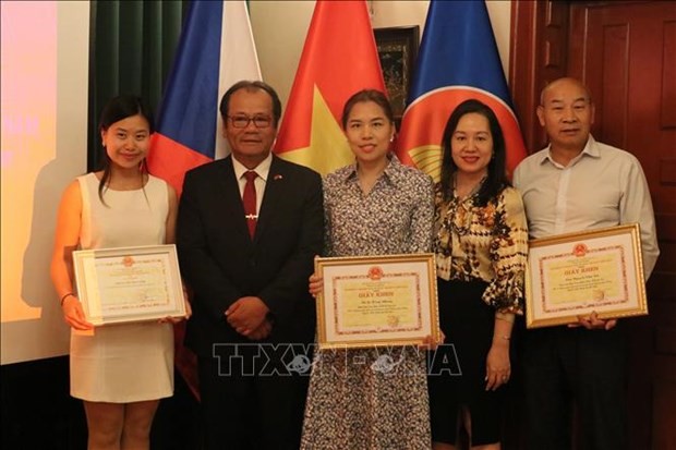 Vietnamese Individuals in Czech Republic Praised for Preserving Mother Tongue Vietnamese Individuals in Czech Republic Praised for Preserving Mother Tongue