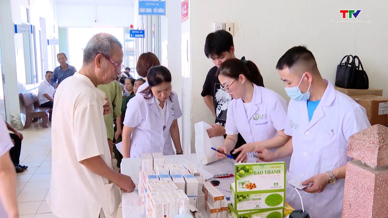 Nhiều hành động thiết thực “đền ơn đáp nghĩa” người có công với cách mạng Nhiều địa phương tổ chức khám, chữa bệnh miễn phí cho người có công với cách mạng
