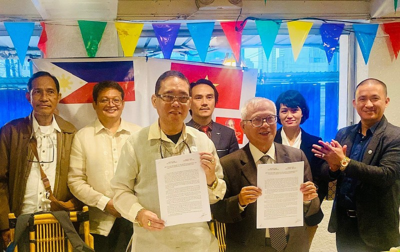 Quan hệ nhân dân Việt Nam - Philippines ngày càng đơm hoa kết trái Quan hệ nhân dân Việt Nam - Philippines ngày càng đơm hoa kết trái