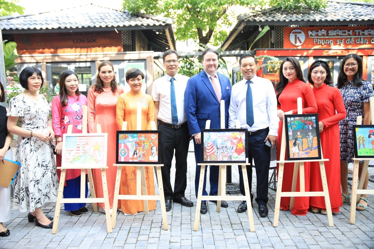 Education Cooperation Contributes to Connecting Vietnamese, American People Education Cooperation Contributes to Connecting Vietnamese, American People