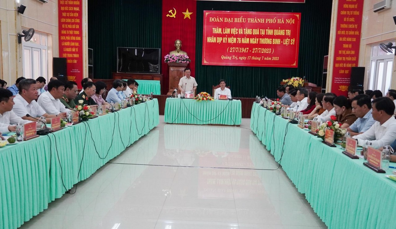 TP. Hà Nội đã trao tặng 3 tỉ đồng cho tỉnh Quảng Trị thực hiện các hoạt động an sinh xã hội TP. Hà Nội đã trao tặng 3 tỉ đồng cho tỉnh Quảng Trị thực hiện các hoạt động an sinh xã hội