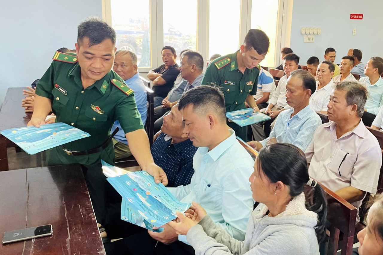 Nâng cao nhận thức đảm bảo an toàn và tìm kiếm cứu nạn cho 100 chủ phương tiện, ngư dân Nâng cao nhận thức đảm bảo an toàn và tìm kiếm cứu nạn cho 100 chủ phương tiện, ngư dân