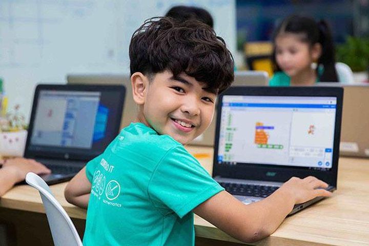 Bảo vệ người chưa thành niên trên không gian mạng Bảo vệ người chưa thành niên trên không gian mạng