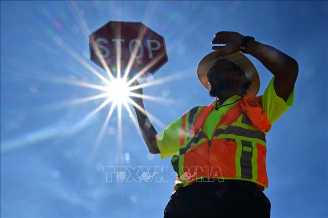 WHO cảnh báo nắng nóng cực đoan làm gia tăng áp lực cho các hệ thống y tế Chú thích ảnh