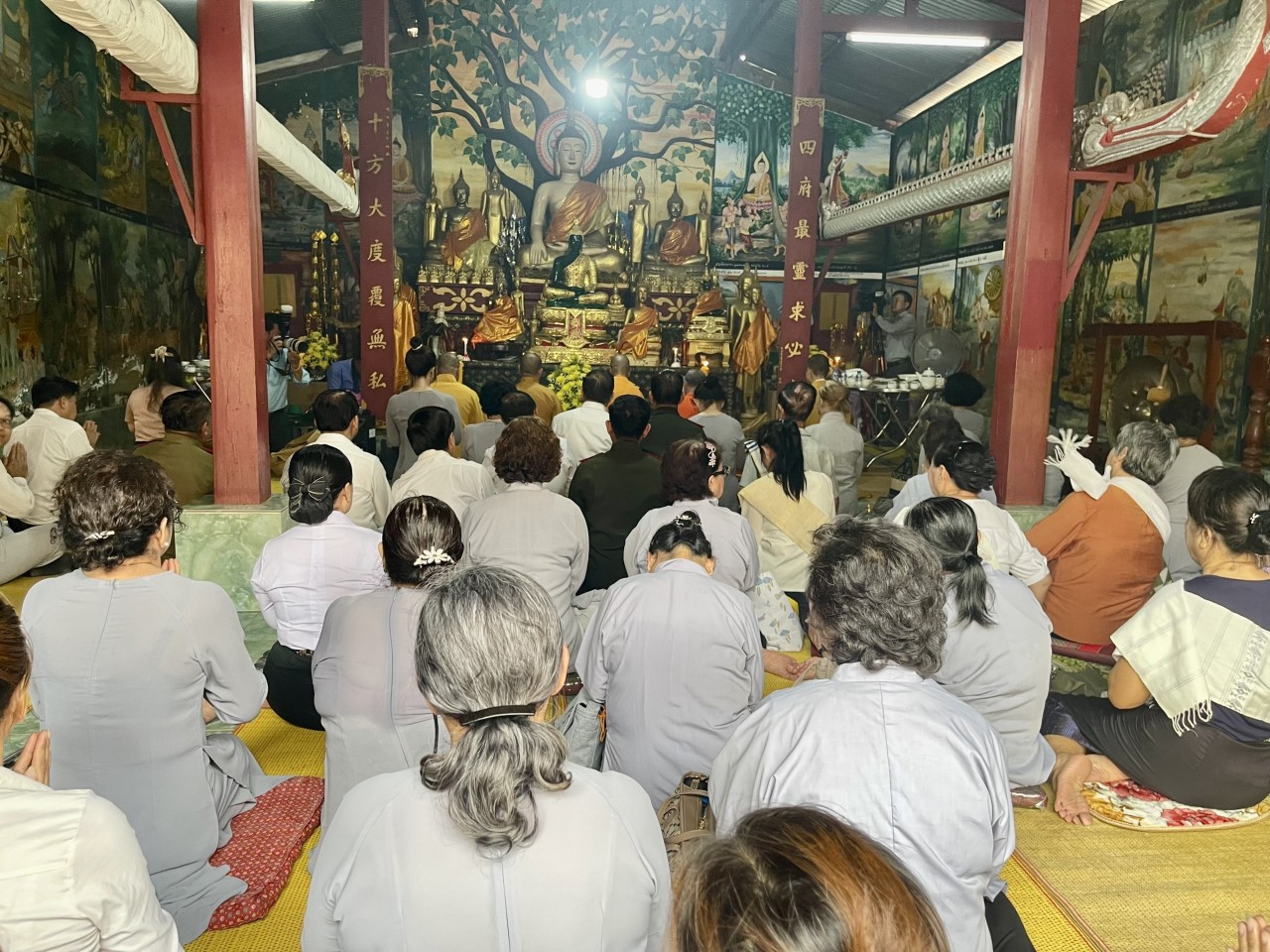 Xúc động Lễ cầu siêu cho các anh hùng liệt sĩ Việt Nam và Lào tại tỉnh Luang Prabang Xúc động Lễ cầu siêu cho các anh hùng liệt sĩ Việt Nam và Lào tại tỉnh Luang Prabang