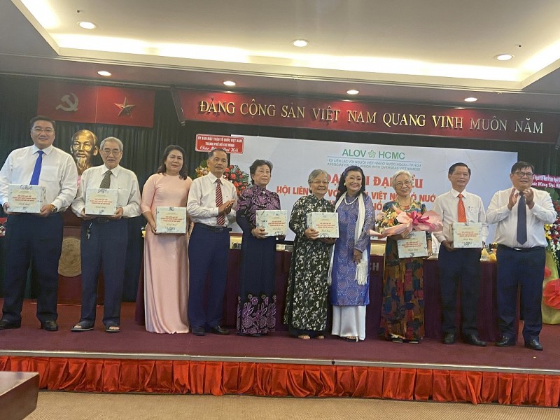 Hội Liên lạc người Việt Nam ở nước ngoài TPHCM ra mắt Ban Chấp hành mới Hội Liên lạc người Việt Nam ở nước ngoài TPHCM ra mắt Ban Chấp hành mới