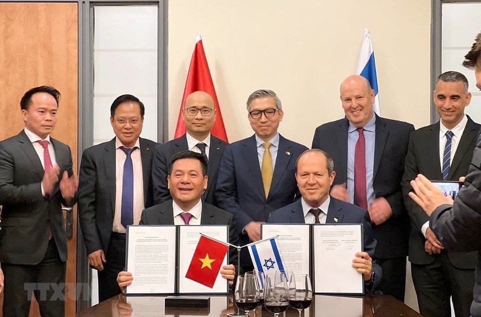 Đại sứ Lý Đức Trung: Chuyến thăm của Phó Thủ tướng Trần Lưu Quang là dấu mốc lớn trong quan hệ Việt Nam-Israel Đại sứ Lý Đức Trung: Chuyến thăm của Phó Thủ tướng Trần Lưu Quang là dấu mốc lớn trong quan hệ Việt Nam-Israel