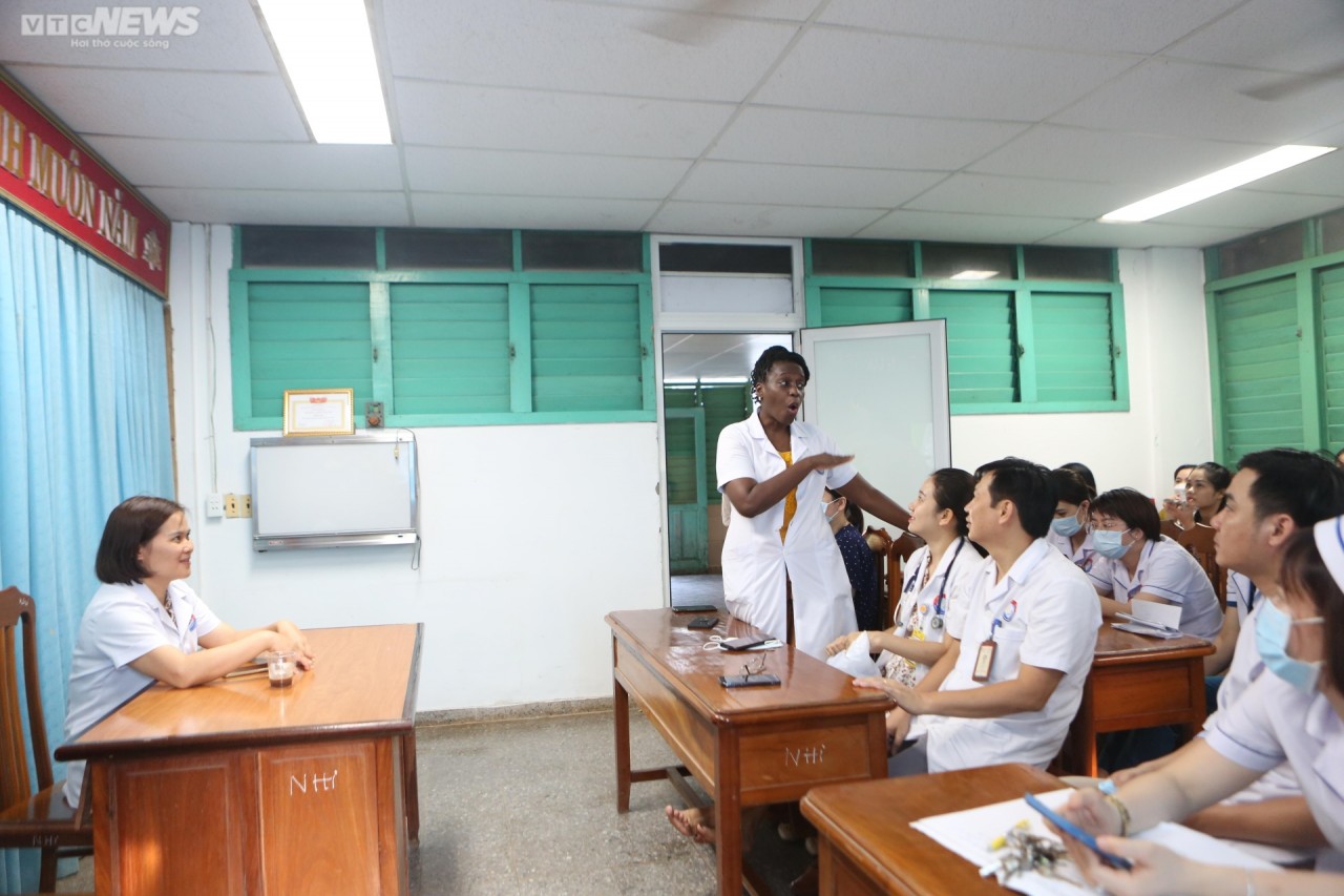Ngày trực đặc biệt của nữ bác sĩ Cuba
