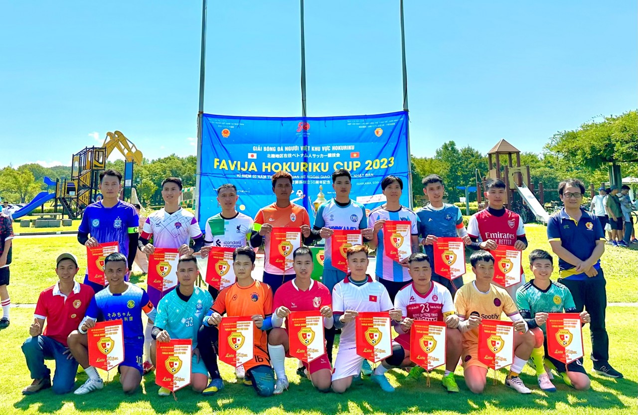 Người Việt tổ chức Giải bóng đá Kỷ niệm 50 năm quan hệ Việt Nam - Nhật Bản Người Việt tổ chức Giải bóng đá Kỷ niệm 50 năm quan hệ Việt Nam - Nhật Bản