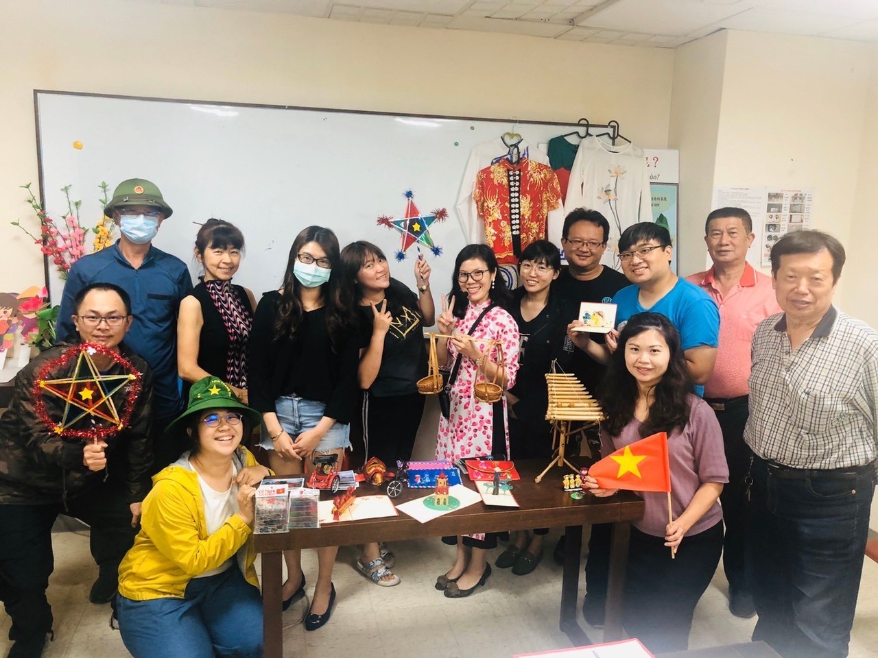 Phát động Cuộc thi thuyết trình tiếng Việt Phát động Cuộc thi thuyết trình tiếng Việt