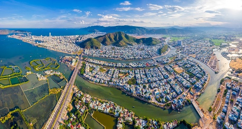 Binh Dinh is Attractive for Foreign Investors Binh Dinh is Attractive for Foreign Investors