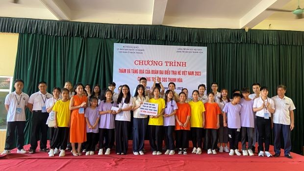 Đoàn đại biểu Trại hè VN 2023 trao quà cho Làng Trẻ SOS Thanh Hóa Đoàn đại biểu Trại hè VN 2023 trao quà cho Làng Trẻ SOS Thanh Hóa